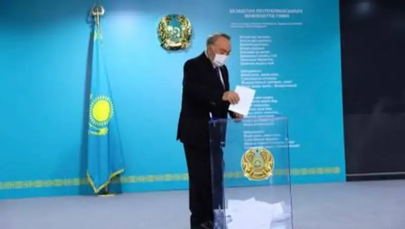 Назарбаев проголосовал за кандидатов в депутаты Мажилиса от АНК