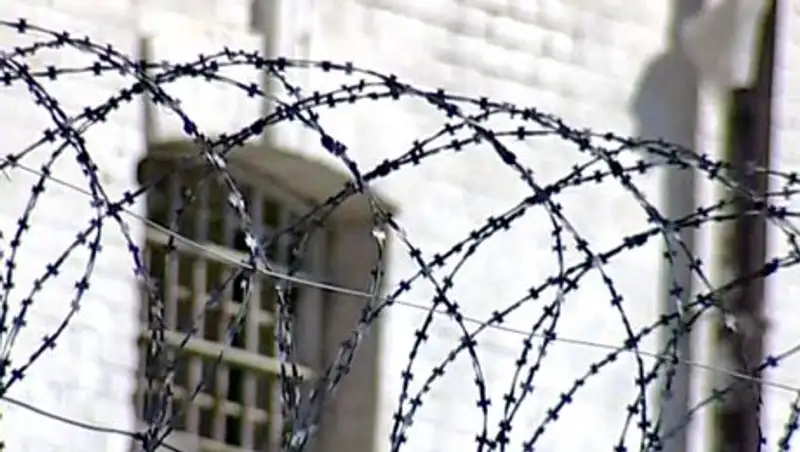 В России работница колонии пыталась зарубить священника мечом