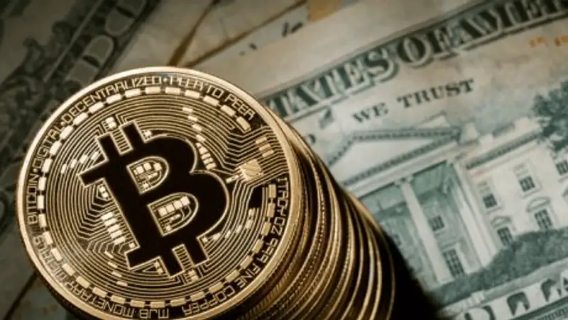 Биткоин упал в цене