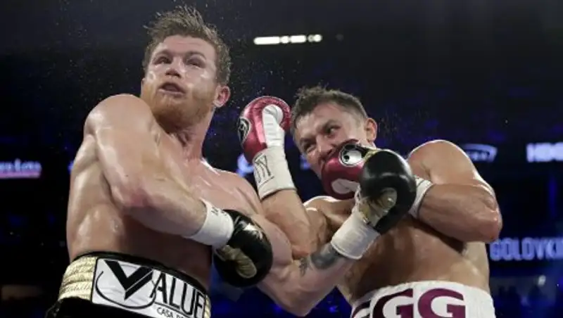 Эксперт прокомментировал сложную ситуацию с третьим боем Головкин — "Канело"