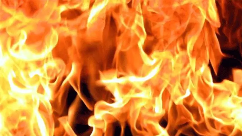 В Таразе сгорели контейнеры на рынке, фото - Новости Zakon.kz от 17.11.2013 17:00