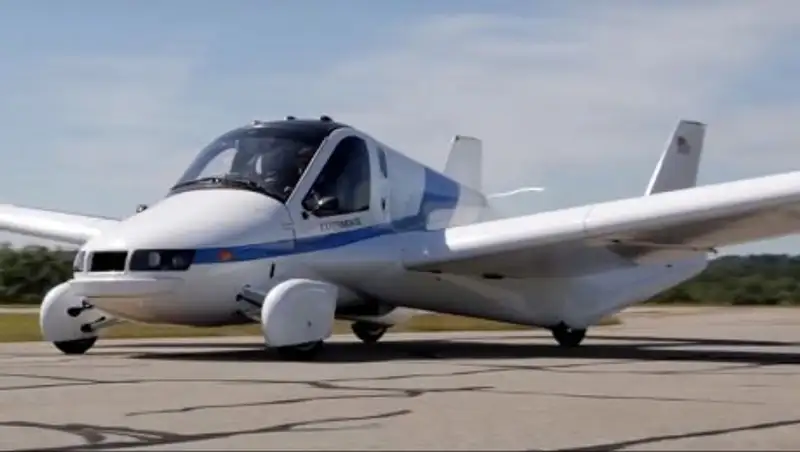 Летающий автомобиль Terrafugia начнут продавать в следующем году