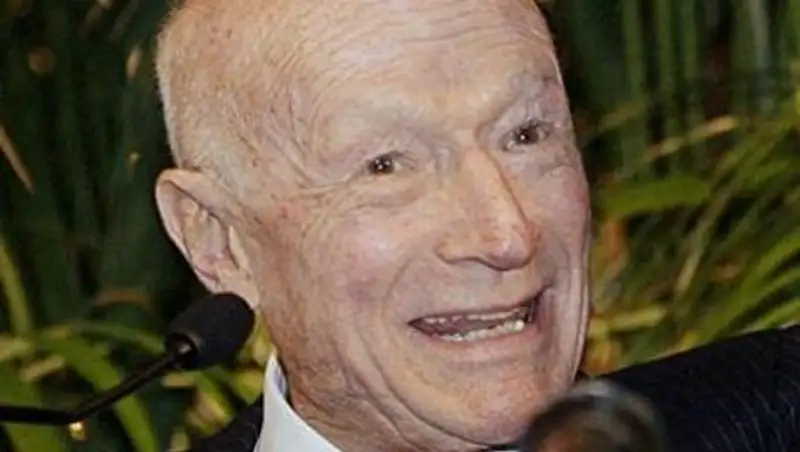 Миллионер завещал 75 млн евро своей пожилой секретарше  