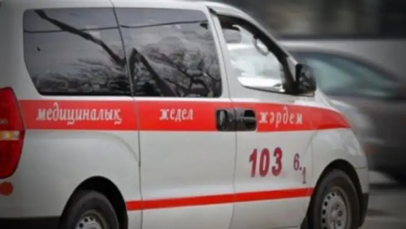 Сотрясения мозга и переломы: 78 кызылординцев пострадали от гололеда