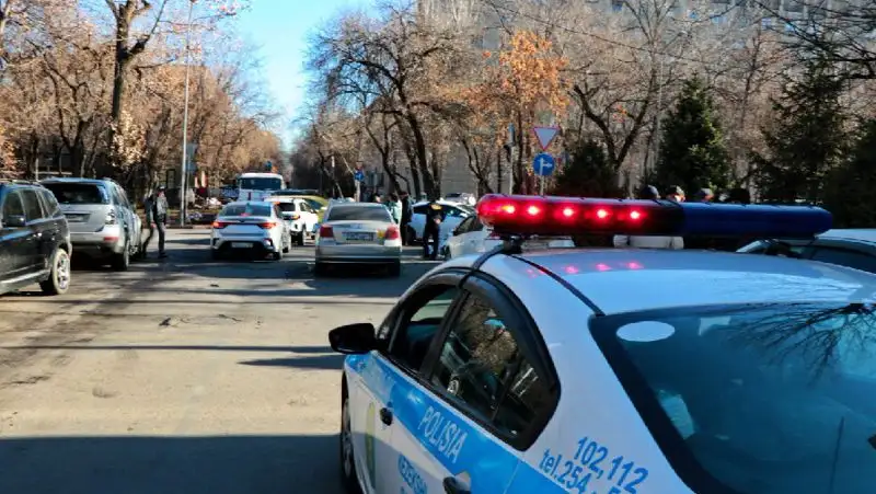 ДТП в Алматы: пострадали четыре человека