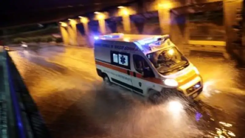 В США 13 человек отравились угарным газом в супермаркете