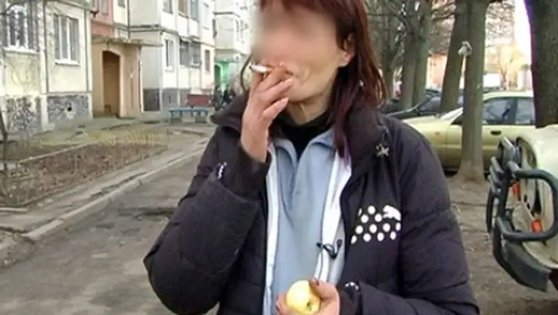 На Украине женщина пригрозила взорвать помещение МВД яблоком