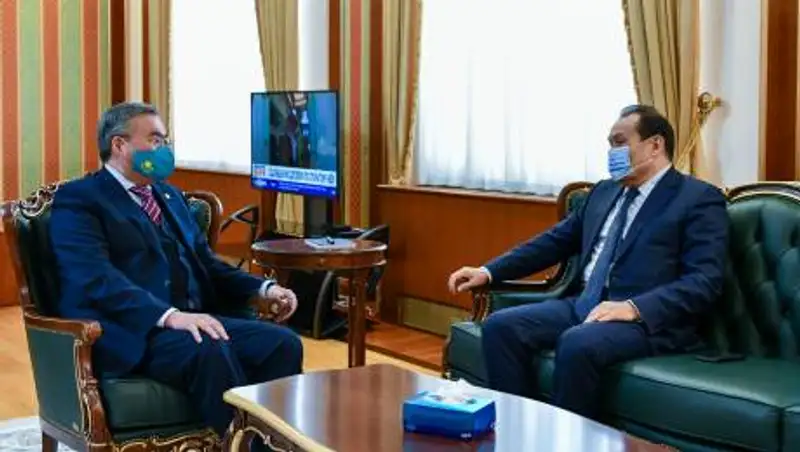 Глава казахстанского МИД встретился с генсеком Тюркского совета