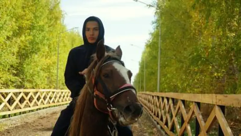 Центр для верховой езды открылся в зеленом поясе вокруг Нур-Султана