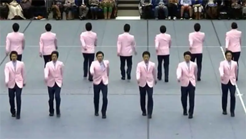В стране Восходящего солнца на пике популярности - синхронная ходьба