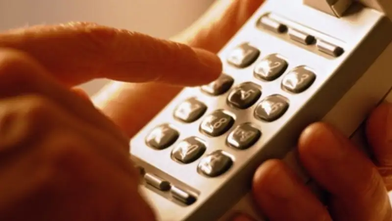 Как себя вести с «телефонными террористами»?