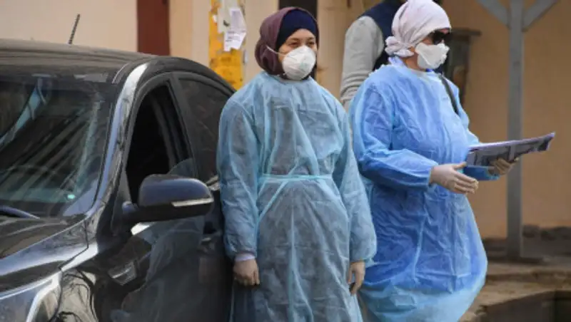 В Алматы 15 медработников заболели коронавирусом