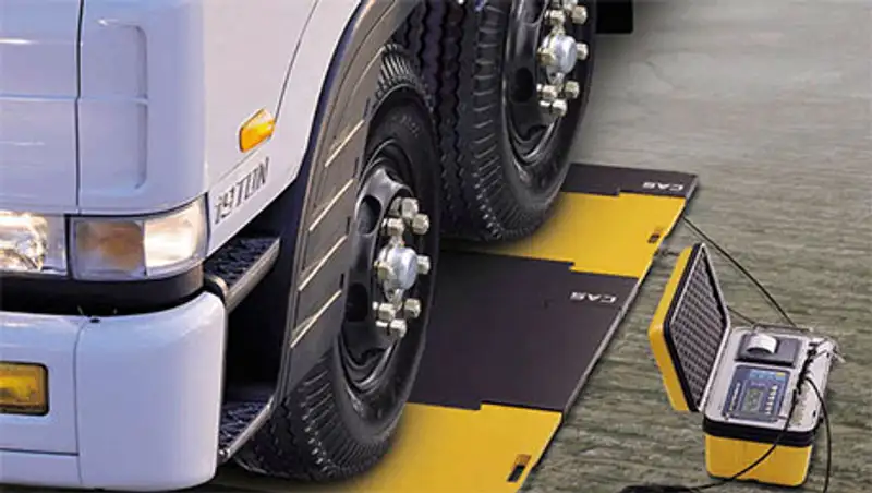 В Караганде скандалят дальнобойщики - инспекторы в массовом порядке штрафуют за перегруз, фото - Новости Zakon.kz от 16.10.2013 16:02