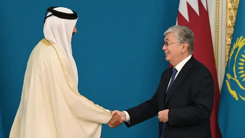 Токаев наградил эмира Катара орденом "Алтын Қыран"