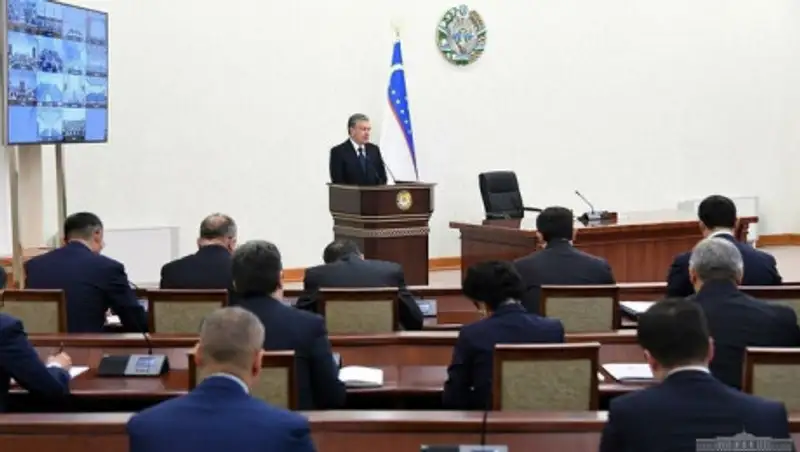 В Узбекистане хотят частично возобновить авиа и ж/д сообщения