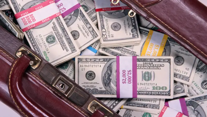 42-летний гражданин Киргизии пытался ввезти в Казахстан незадекларированную валюту