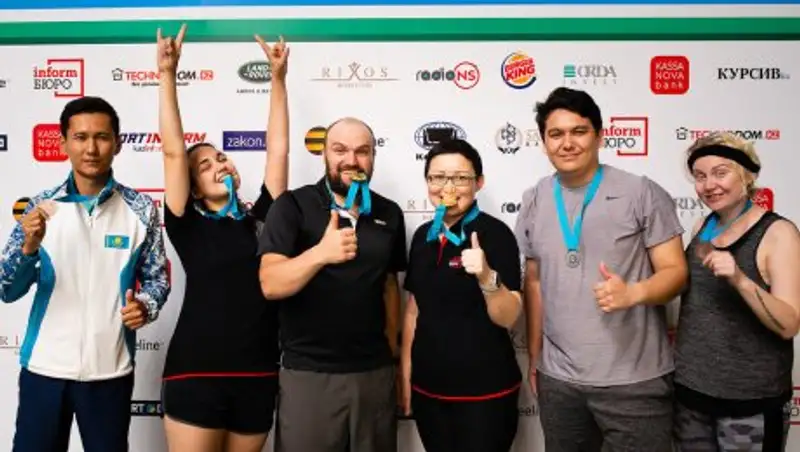 Казахстанские журналисты сразились на теннисном корте