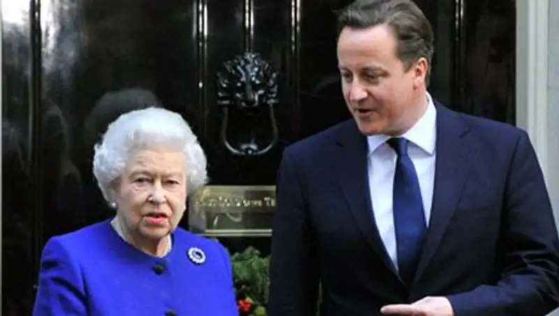 Кэмерон лично извинится перед королевой за бестактность