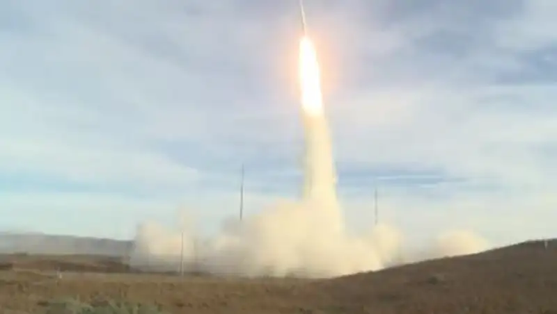 Появилось видео испытаний в США запрещенной баллистической ракеты