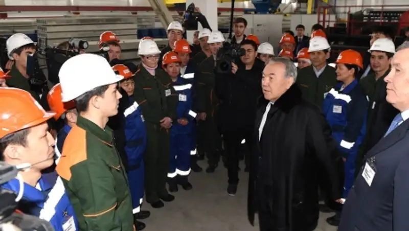 Елбасы «Болаша&#1179;-Т» ЖШС &#1199;й &#1179;&#1201;рылысы комбинатында болды
