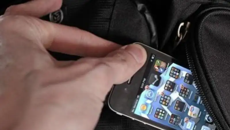 Павлодарлы&#1179; &#1199;ш т&#1201;р&#1171;ын орталы&#1179; мешіттен &#1201;ялы телефон &#1201;рла&#1171;ан жас&#1257;спірімді кешірді  