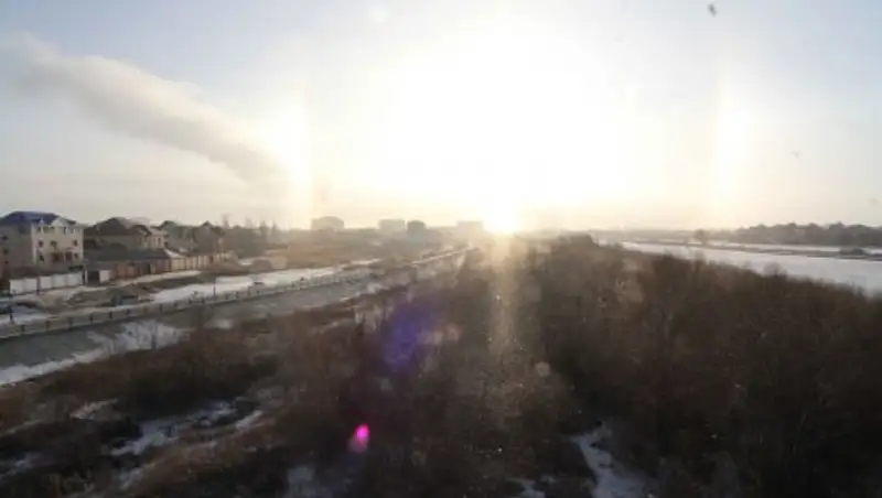 В Атырау рыбаки спасли детей, провалившихся под лед