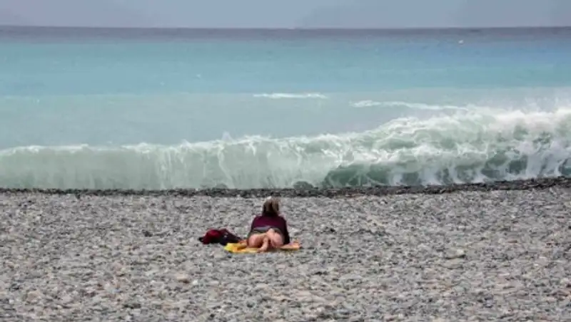 На французском пляже нашли бомбу времён войны