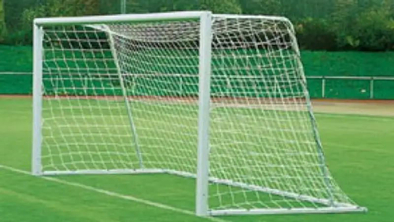 В Актюбинской области футбольные ворота проломили голову мужчине