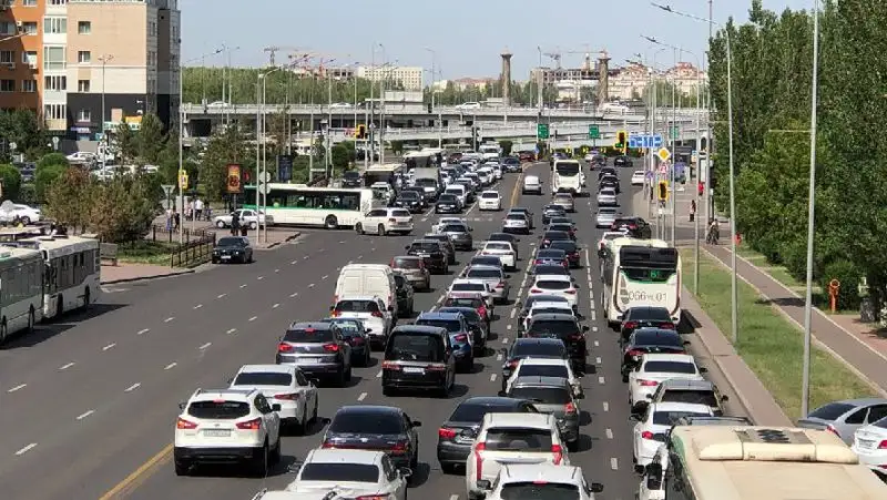 В Алматы частично перекроют крупный проспект и временно изменят схему движения некоторых маршрутов