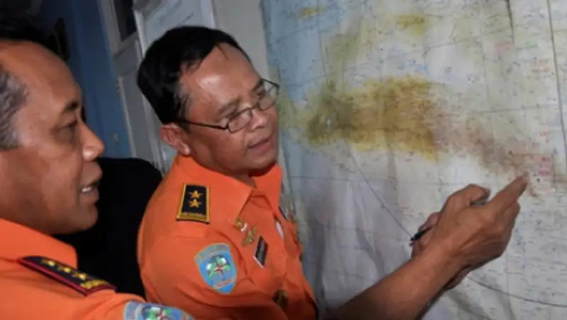 Найдены тела 38 погибших при авиакатастрофе в Индонезии