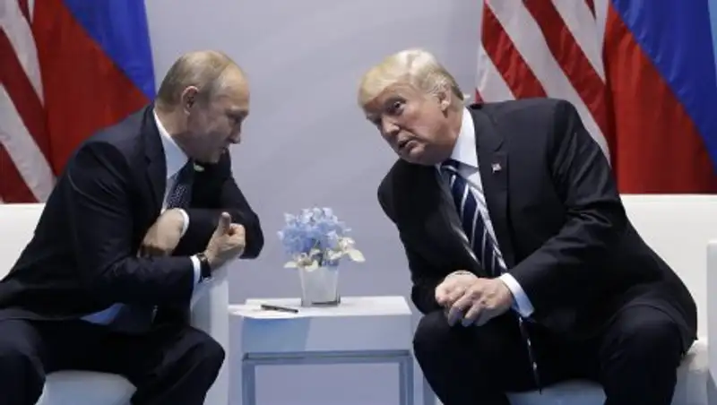 В Кремле назвали абсурдной статью NYT о "деталях" встречи Путина и Трампа