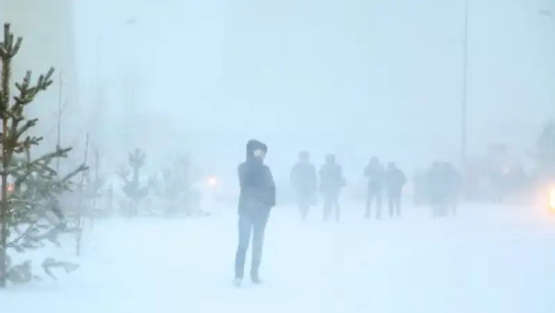 В Астане для школьников второй смены отменили занятия