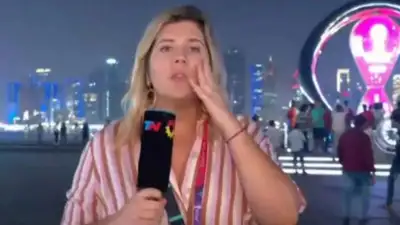 Журналистку ограбили во время прямого эфира в Катаре