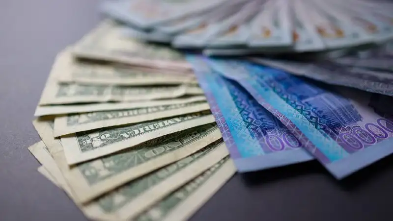 Тенге продолжает укрепляться на торгах