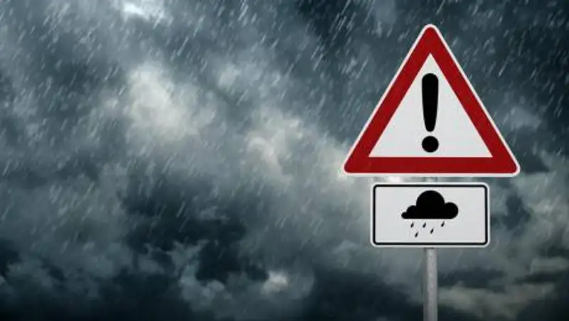 В четырех областях Казахстана объявлено штормовое предупреждение