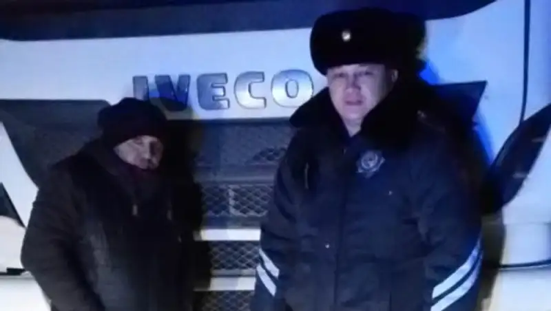 Трех дальнобойщиков из Турции спасли в Акмолинской области