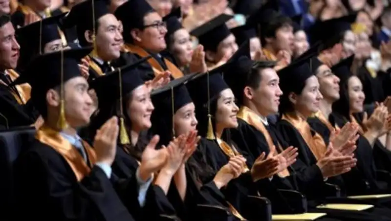 Нурсултан Назарбаев: Мне приходится учиться и днем, и ночью