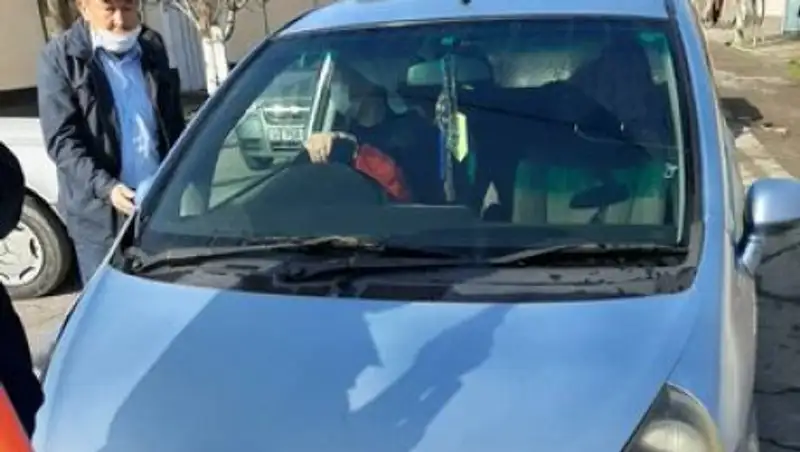 В Кыргызстане женщина протащила на капоте полицейского, чтобы проехать через блокпост