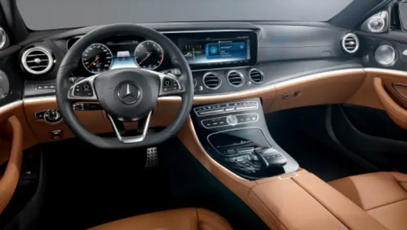 Mercedes-Benz показала салон нового седана E-Class