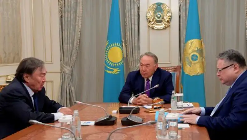 Назарбаев встретился с Олжасом Сулейменовым