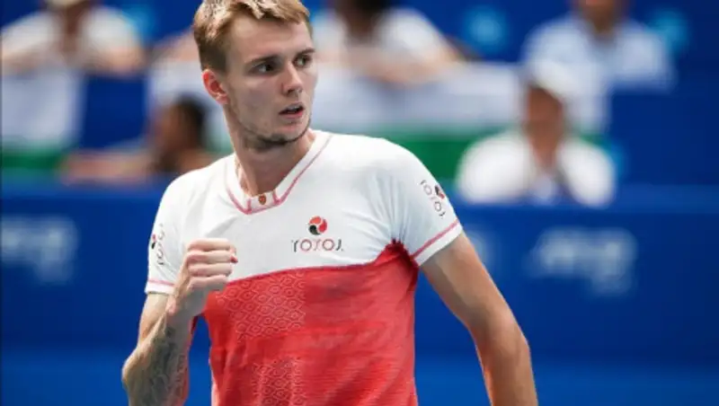 Казахстанский теннисист Александр Бублик вышел в финал турнира серии ATP 250 в Китае