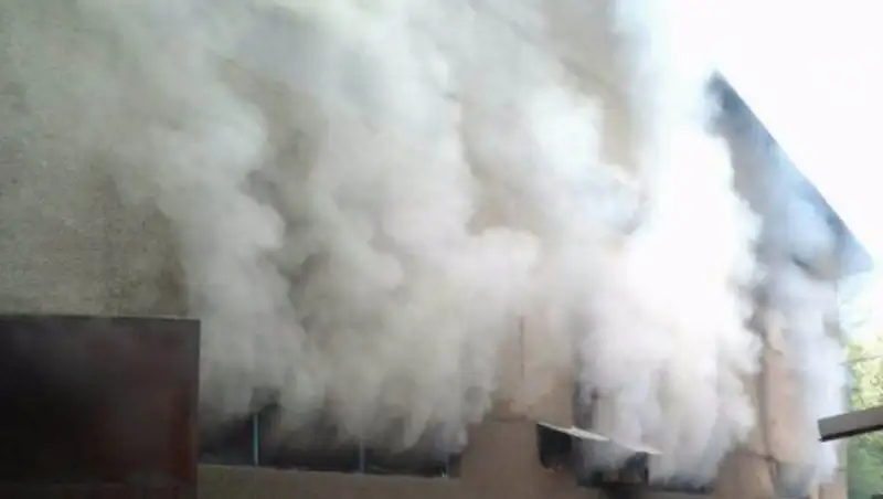 Мебельный цех горит в Алматы