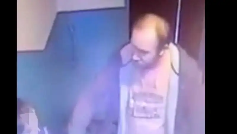 Педофила разыскивают в Алматы