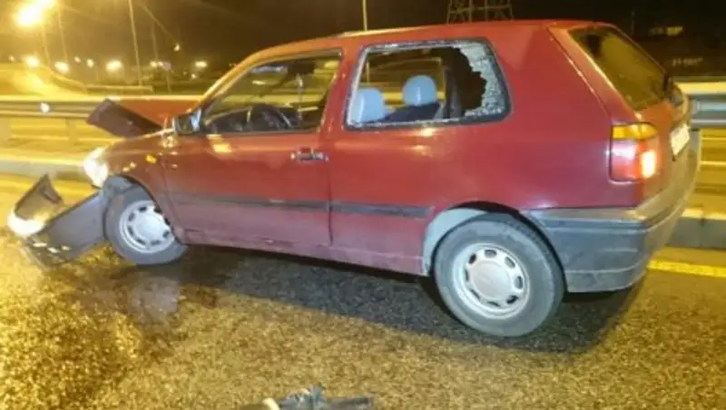 Маленькая девочка в Алматы обнаружила угон машины отца