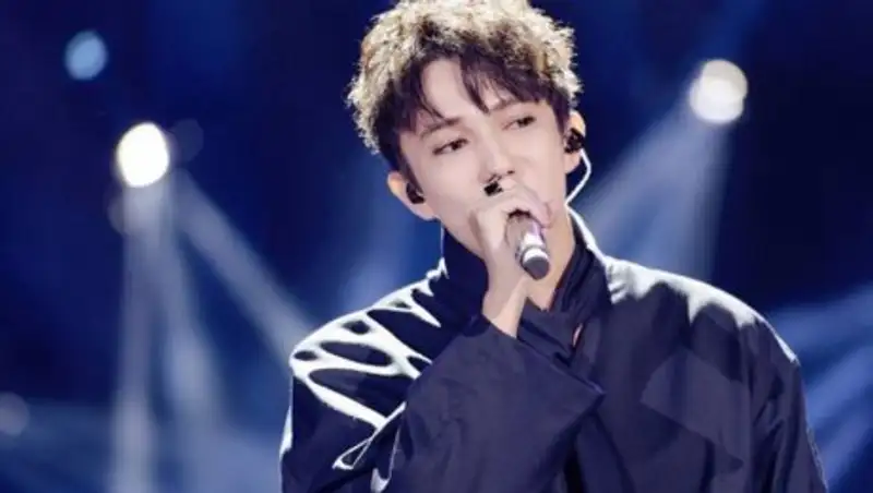 Димаш Кудайберген выступит на казахском вечере в Каннах