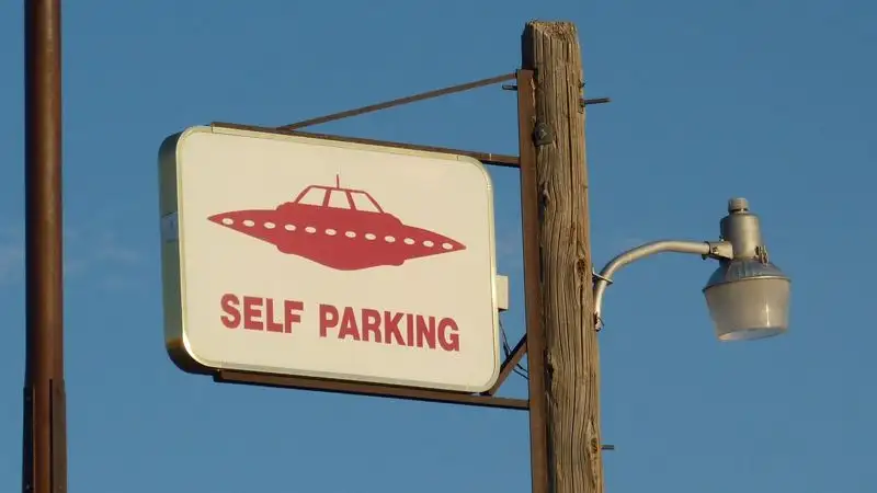 Экс-сотрудник Минобороны США заявил о наличии у властей инопланетных аппаратов