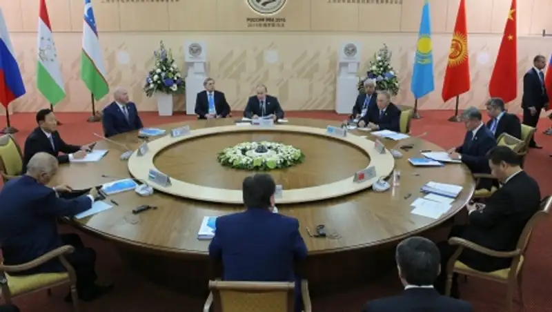 Главы МИД ШОС обсудят в Ташкенте прием Индии и Пакистана в организацию