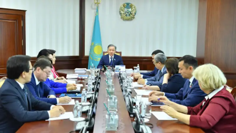 Нигматулин: В приоритете депутатов – поручение Елбасы решать системные проблемы населения