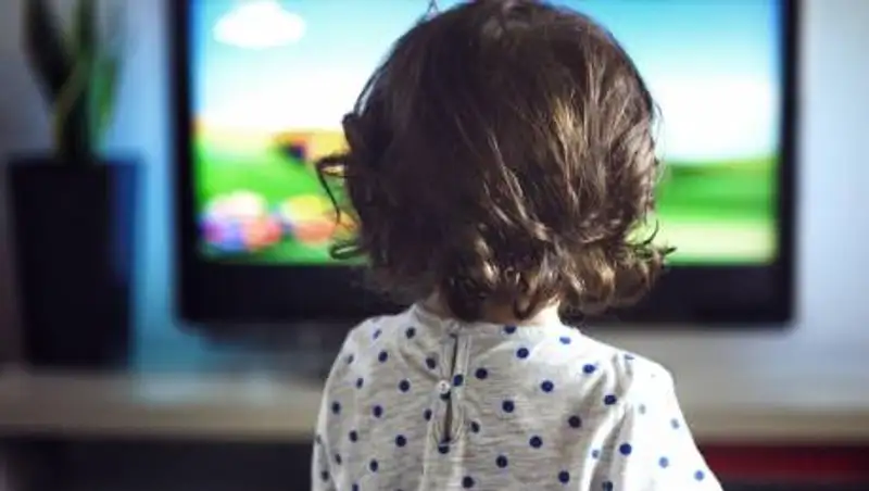 На датском телешоу взрослые разделись при детях, чтобы обсудить идеи бодипозитива