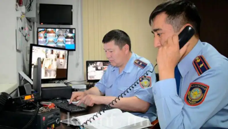 В Алматы около часа не принимались звонки на "102"